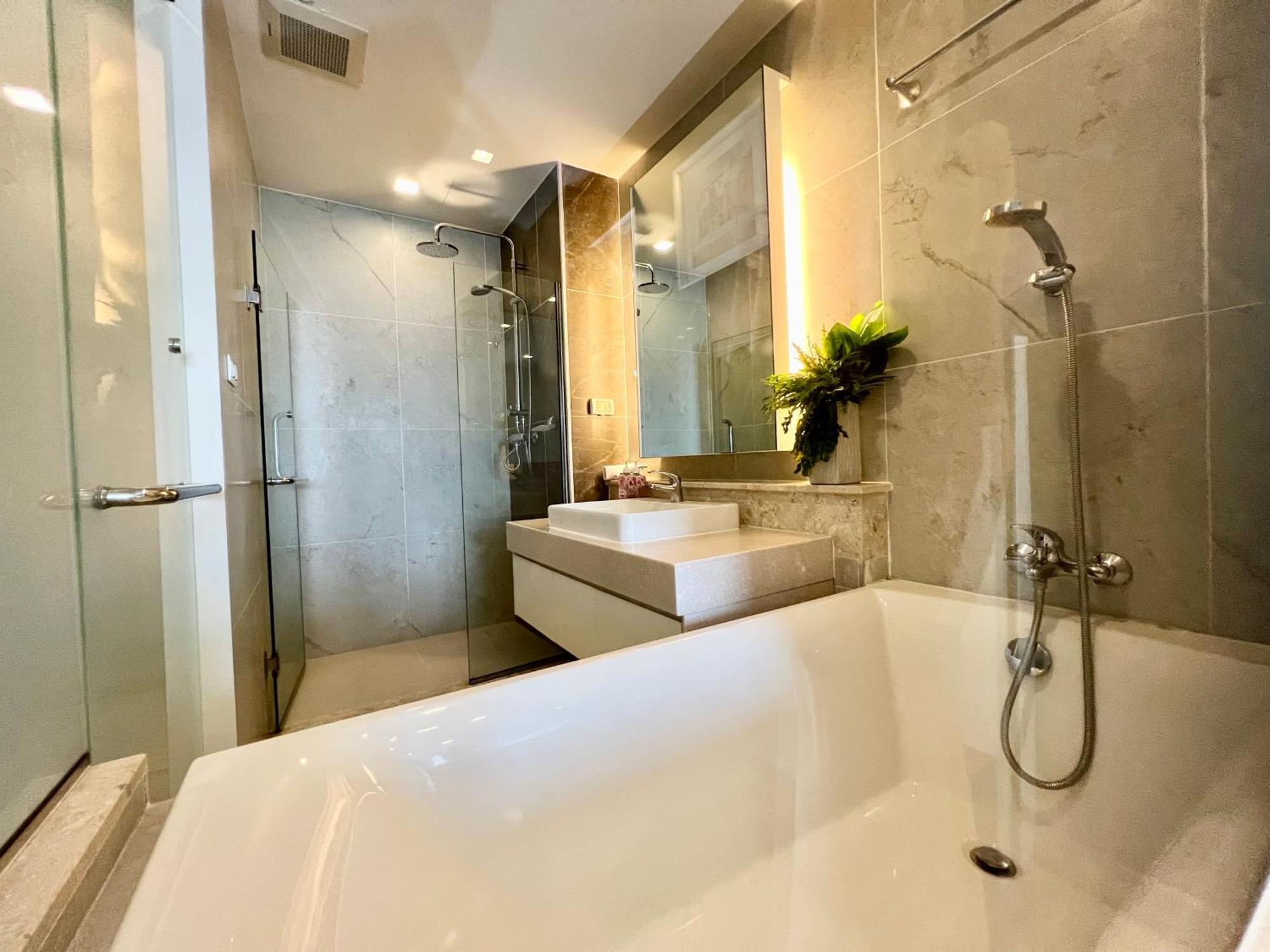 Cozy Luxury Condo @ The Astra Chiang Mai Bagian luar foto